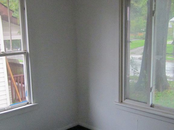 3rd image of 2921 Buxton Ave