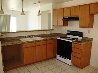 2nd image of 729 Portola St
