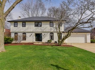 211 E Thompson Dr, Wheaton, IL 60189