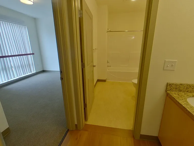 1801 University St — Photo 13