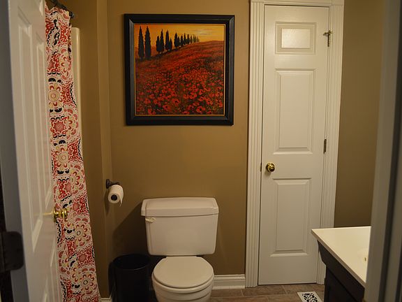 Guest Bath on the Main Floor