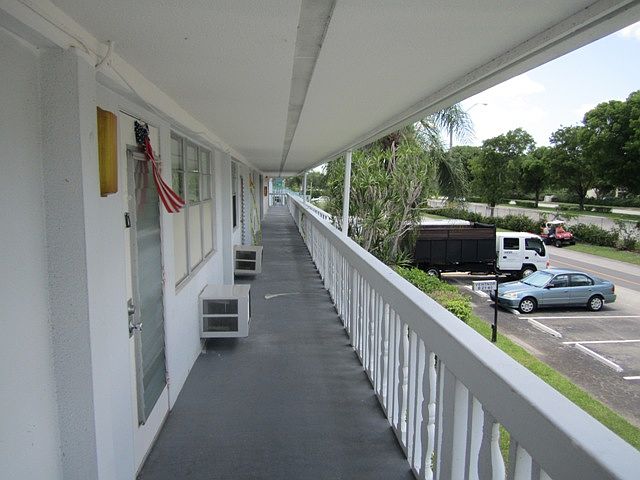 1st image of 33 Ventnor Dr #B