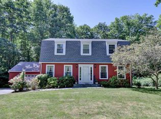 7 Hudson Dr, Hyde Park, NY 12538