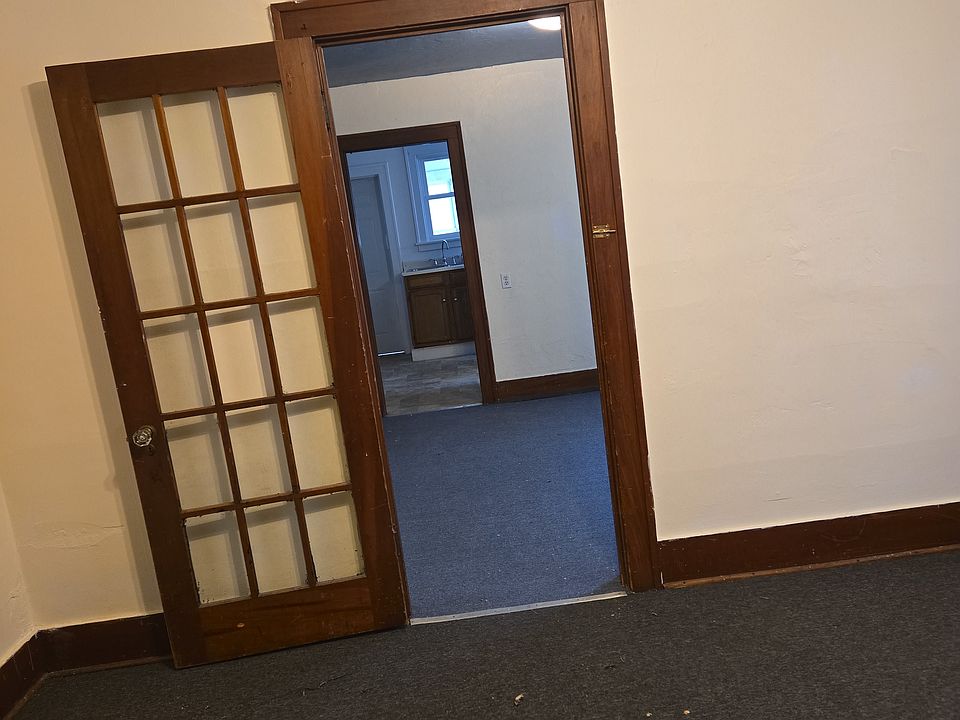 2nd image of 2-219 N Martin Luther King Lndg