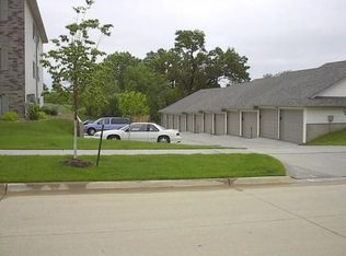 2868 Coral Ct APT 304, Coralville, IA 52241