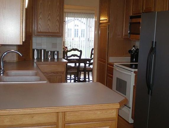 4th image of 6283 Surrey Dr