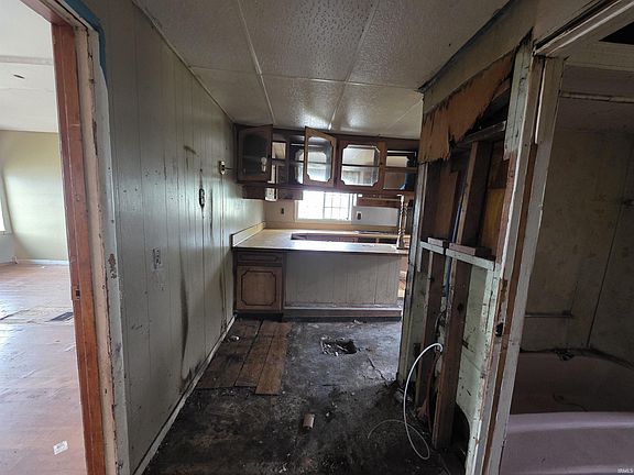 3rd image of 2241 W Washington St