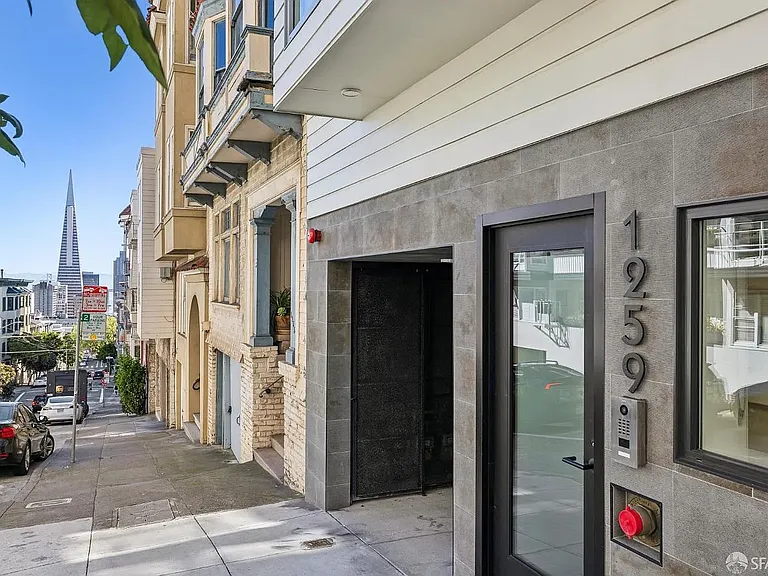 1259 Clay St — Photo 2