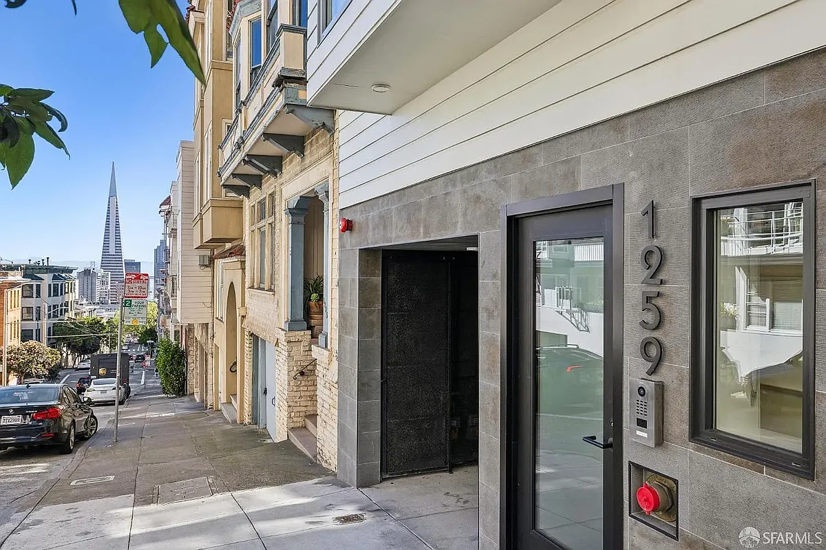 Building Photo - 1259 Clay St