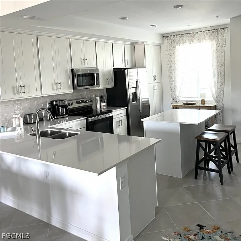 2 bed, 2.0 bath, 1130 sqft, $4,950 — Photo 3