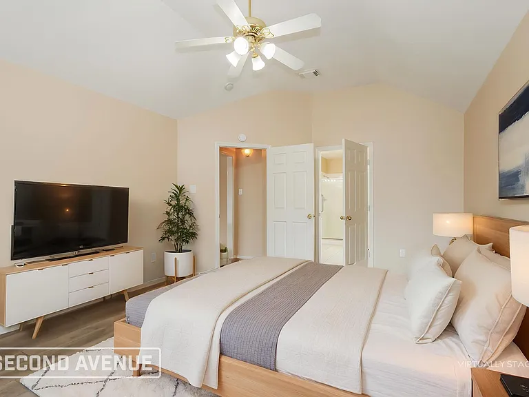 21930 Golden Cedar Dr — Photo 13