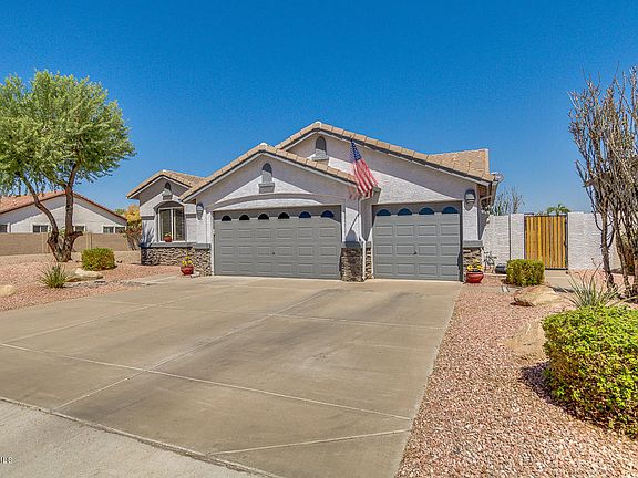 3rd image of 2494 E Calle Del Norte Dr