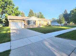 614 S Burns St, Mitchell, SD 57301