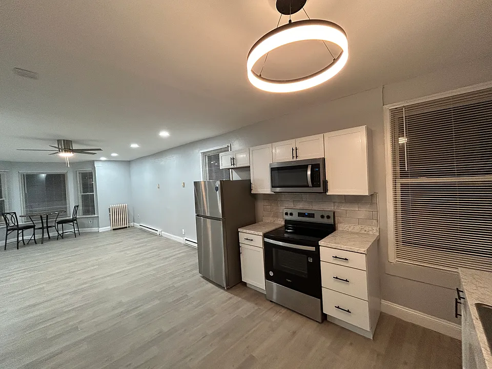 173 W Ridge St #4