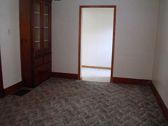 4th image of 131 N Morrow St