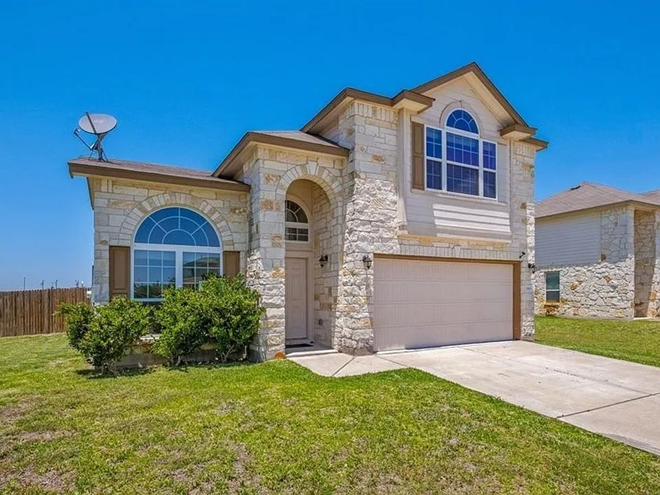 2903 Black Orchid Dr