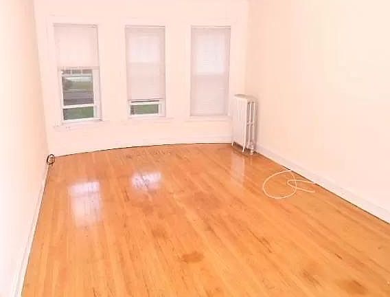 5th image of 5204 N Damen Ave #Akekaqt5z