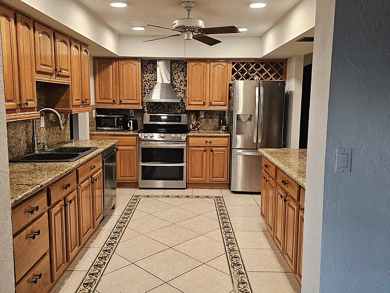 57 SW 15th Ct — Photo 6