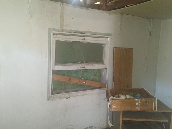 2nd image of 2219 Wood Ave