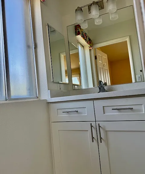 11801 N Coggins Dr — Photo 14