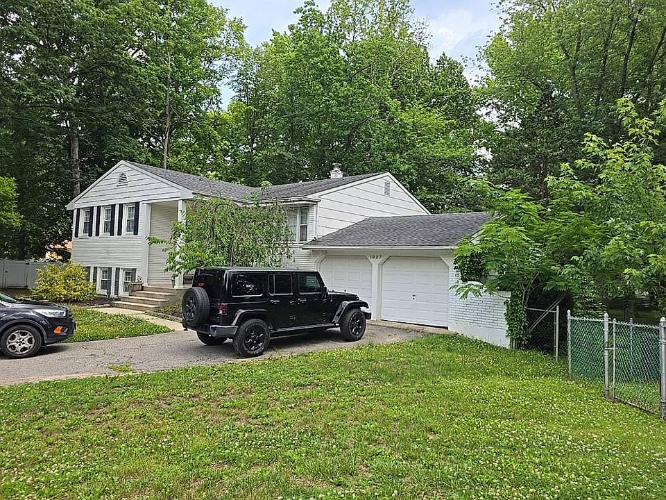 1st image of 1927 Birchwood Ct