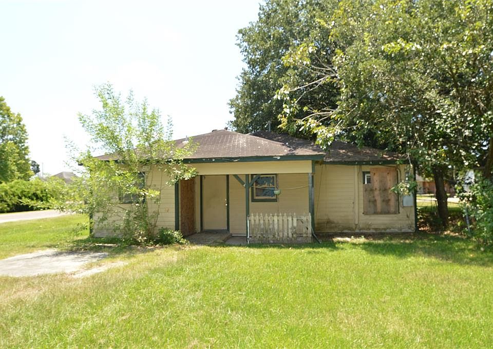 1st image of 415 Avenue B