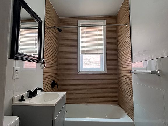 4th image of 934 Pavonia Ave APT 2