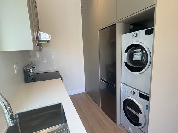 2 bedroom rental in Vancouver — photo 2
