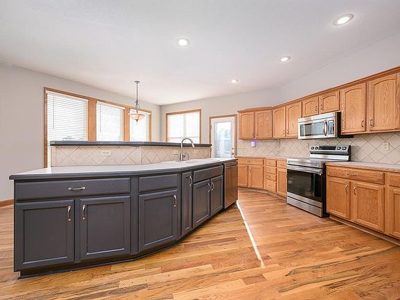 4th image of 3929 N 125th St