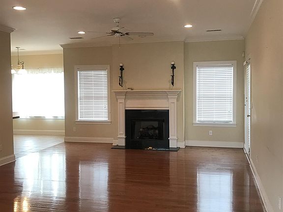 2nd image of 111 Magnolia Glen Cir