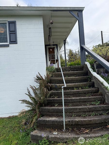 2nd image of 959 Barnhart Street