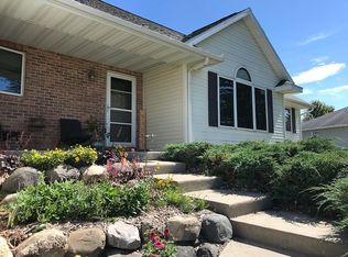 928 Fly Wheel Cir, Deforest, WI 53532