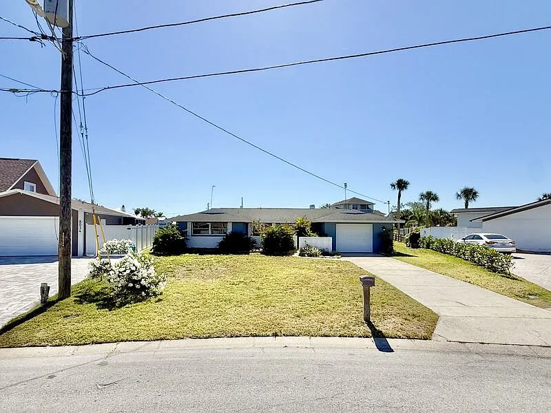 Building Photo - 8026 Brighton Dr