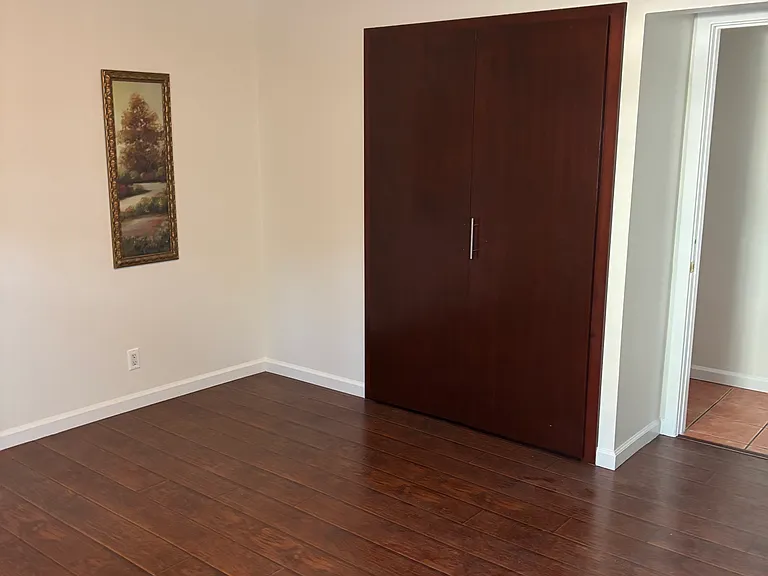11241 Peach Grove St — Photo 18