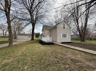 112 W Vine St, Flora, IN