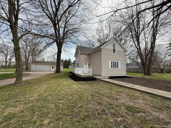 112 W Vine St, Flora, IN 46929