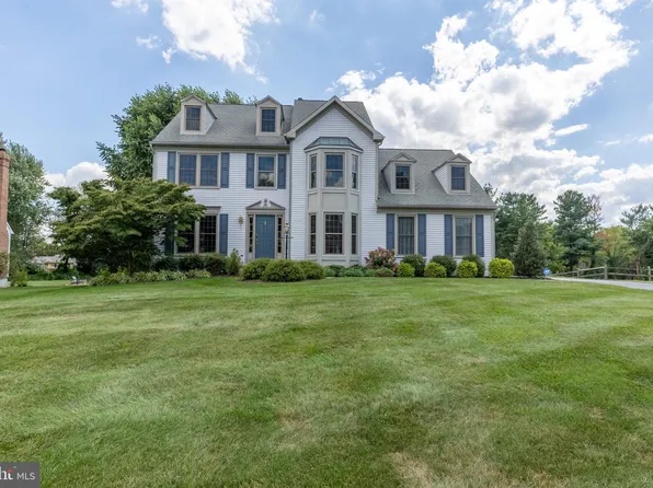 14 Somerset Ln, Newark, DE 19711