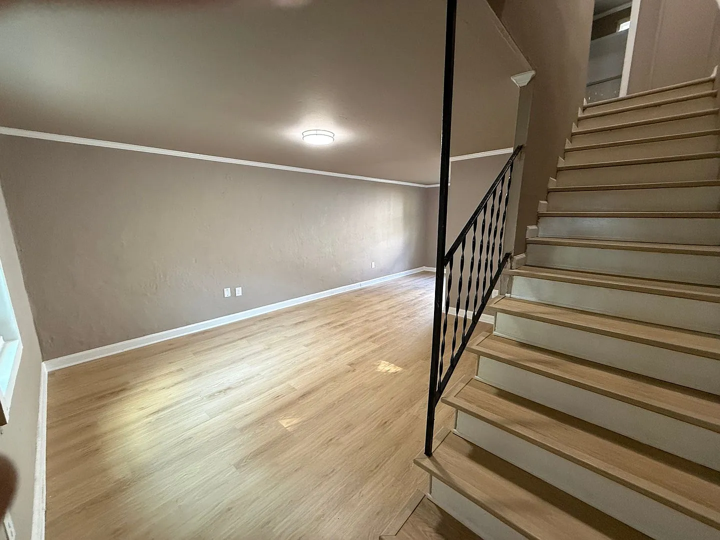 821 Booker St — Photo 3