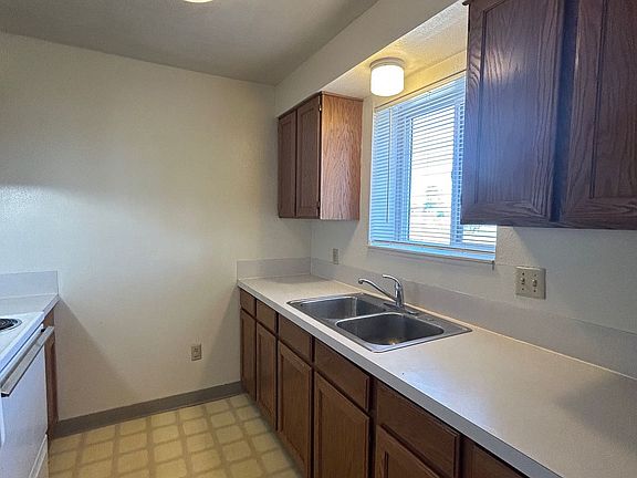 4th image of 5105 Hawthorne Rd #8