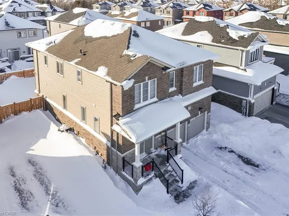 18 Emerald St, Wasaga Beach, ON L9Z 0K8