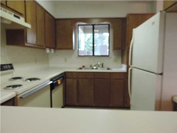 3rd image of 115 Hughes St NE Unit E5