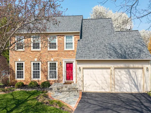 3003 Emerald Chase Dr, Herndon, VA 20171