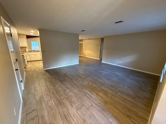3rd image of 10825 N Quarry Dr