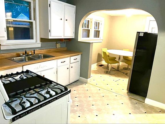 2nd image of 27 E Legrande Ave #1