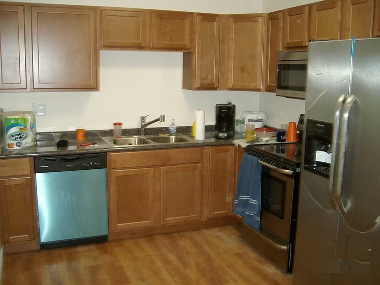 301 Newcastle Dr — Photo 5