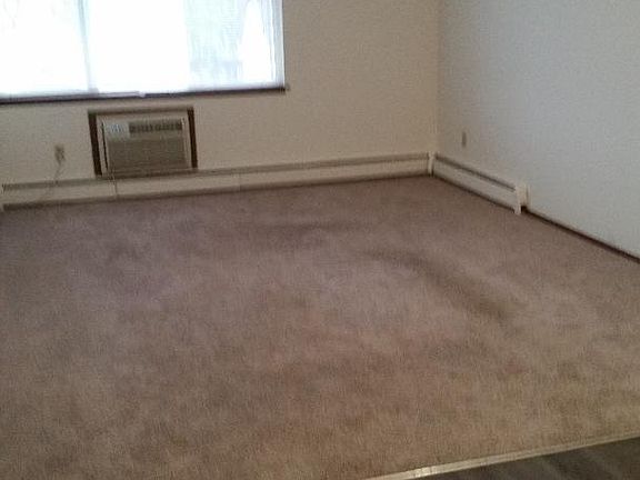 5th image of 2332 N Oakland Ave