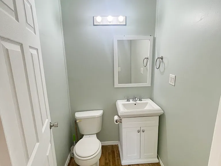 406 E Culton St — Photo 6