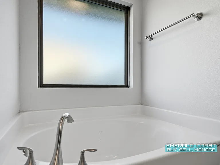 217 Baycliff Dr — Photo 17