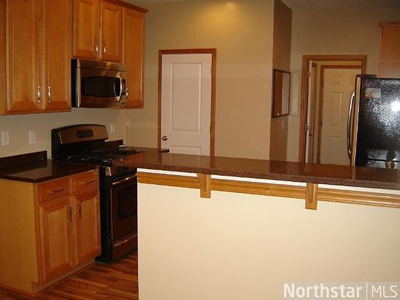 5th image of 546 Lomianki Ln NE