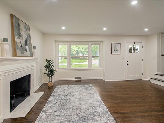 5th image of 8111 Ward Parkway Plz